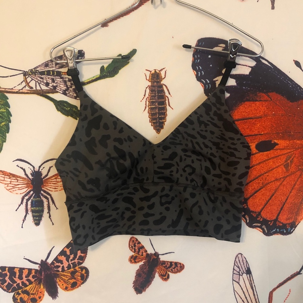 Lululemon sports bra
